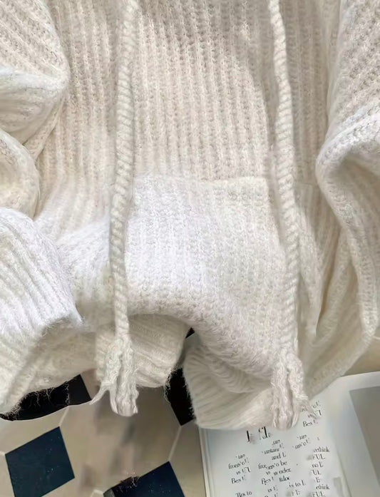 Damski sweter z kapturem